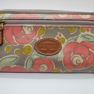 Fossil clutch wallet